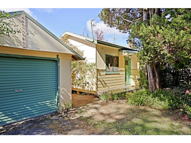 6 Murphys Lane, Wentworth Falls NSW 2782