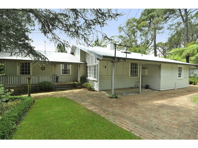 36 Taylor Avenue, Wentworth Falls NSW 2782