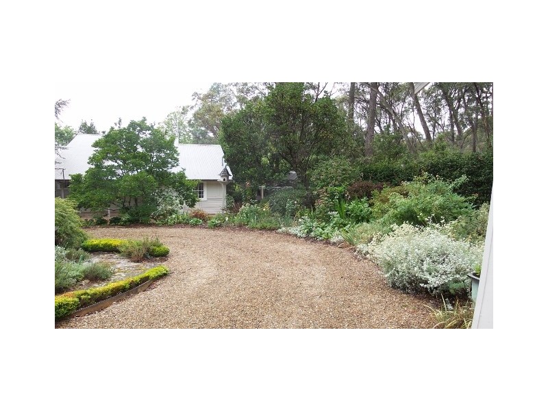 36 Taylor Avenue, Wentworth Falls NSW 2782