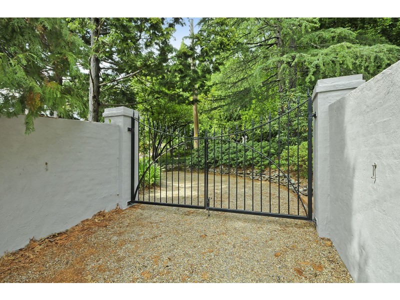 36 Taylor Avenue, Wentworth Falls NSW 2782