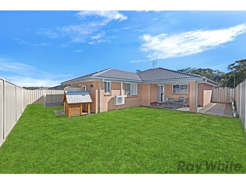 14 Regatta Way, Summerland Point NSW 2259