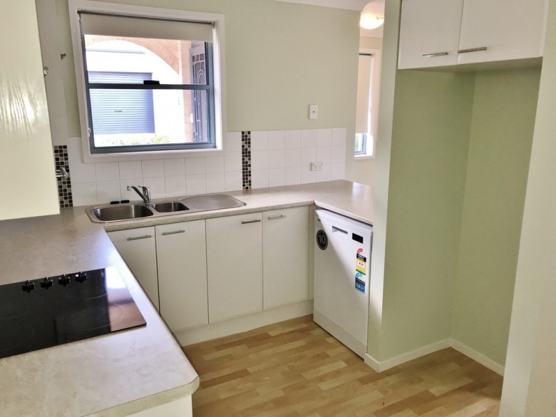 2/1a Dudley Street, Gorokan NSW 2263