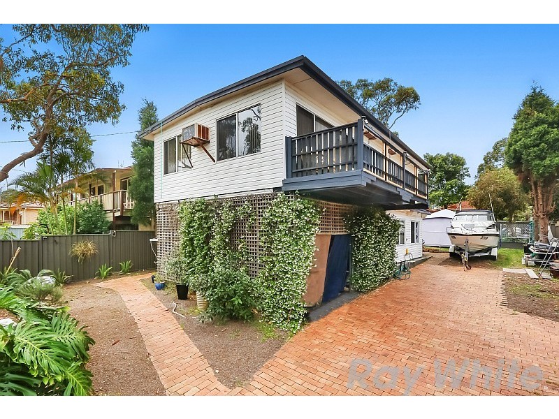 33 Dianne Avenue, Lake Munmorah NSW 2259