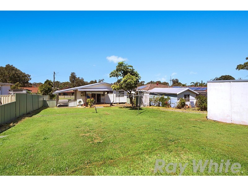 34 Delia Avenue, Budgewoi NSW 2262
