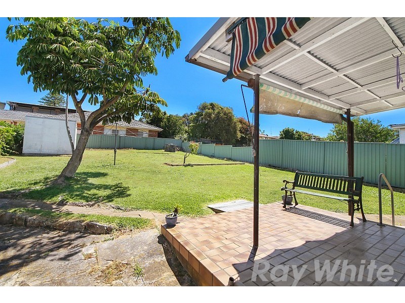 34 Delia Avenue, Budgewoi NSW 2262