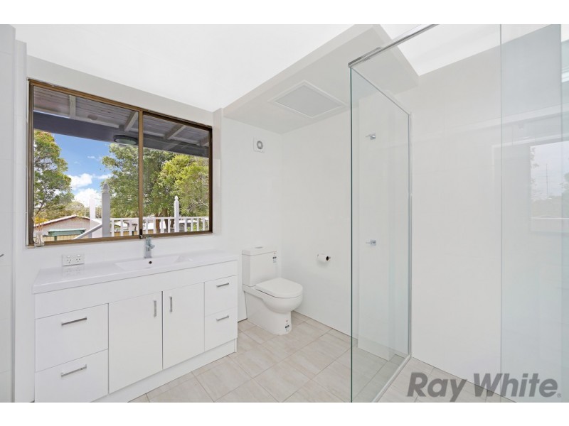 52 Yeramba Road, Summerland Point NSW 2259