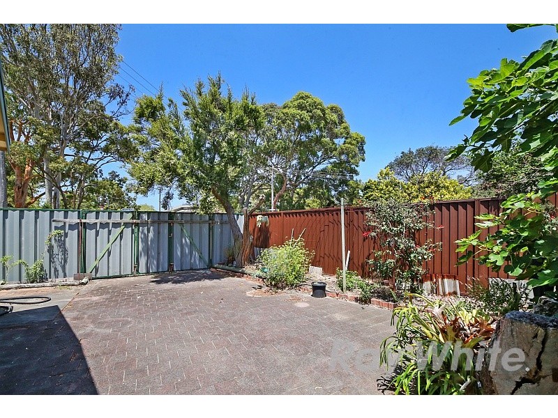 9 Crossingham Street, Canton Beach NSW 2263