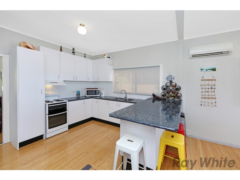 33 Woodland Parkway, Buff Point NSW 2262