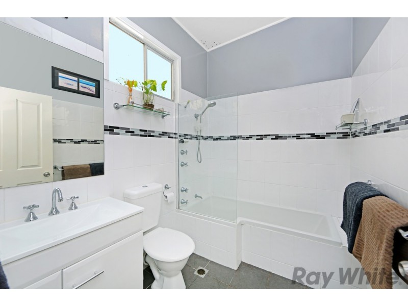 33 Woodland Parkway, Buff Point NSW 2262