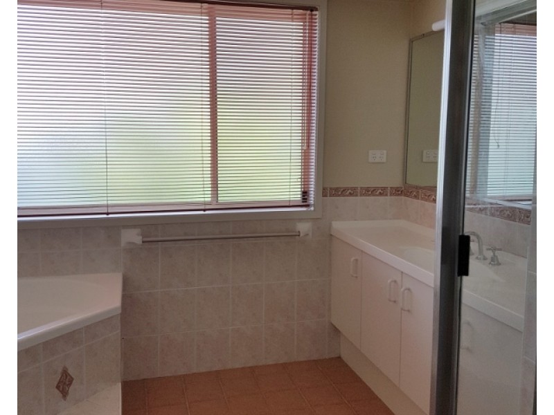 7 Kanowna Road, Warnervale NSW 2259