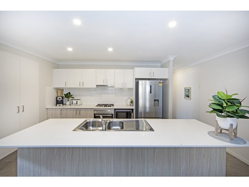 173 Johns Road, Wadalba NSW 2259