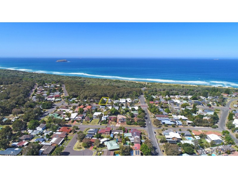 18 Ourringo Street, Budgewoi NSW 2262