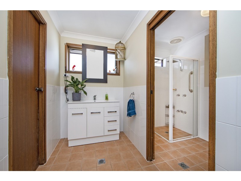 5 Malvina Parade, Gorokan NSW 2263