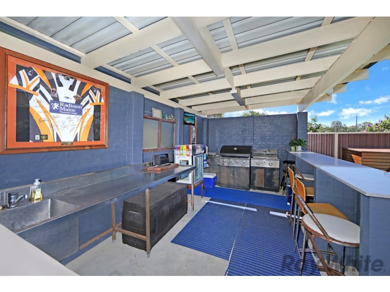 1 Ahina Avenue, Budgewoi NSW 2262
