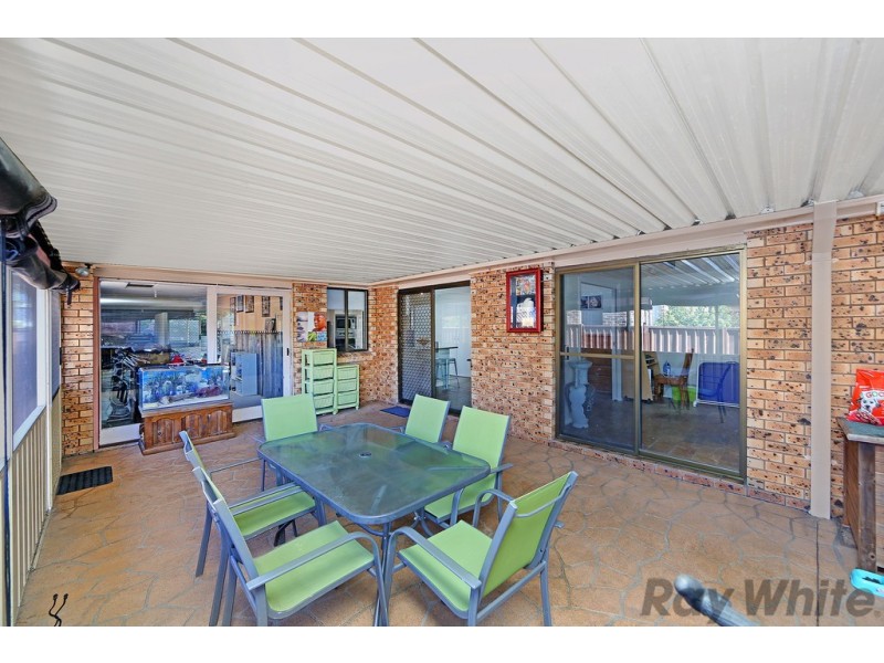 1 Ahina Avenue, Budgewoi NSW 2262