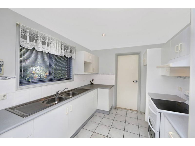 1/42-44 Natuna Avenue, Budgewoi NSW 2262