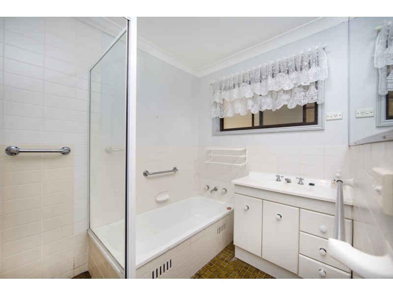 1/42-44 Natuna Avenue, Budgewoi NSW 2262