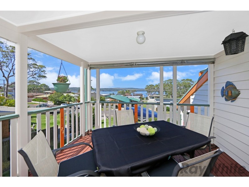 49 Winbin Crescent, Gwandalan NSW 2259