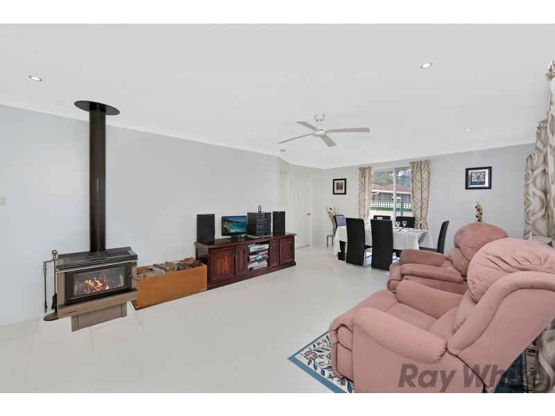 42 Christopher Crescent, Lake Haven NSW 2263