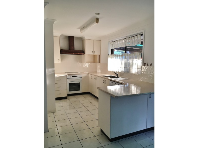 5 Edward Street, Budgewoi NSW 2262