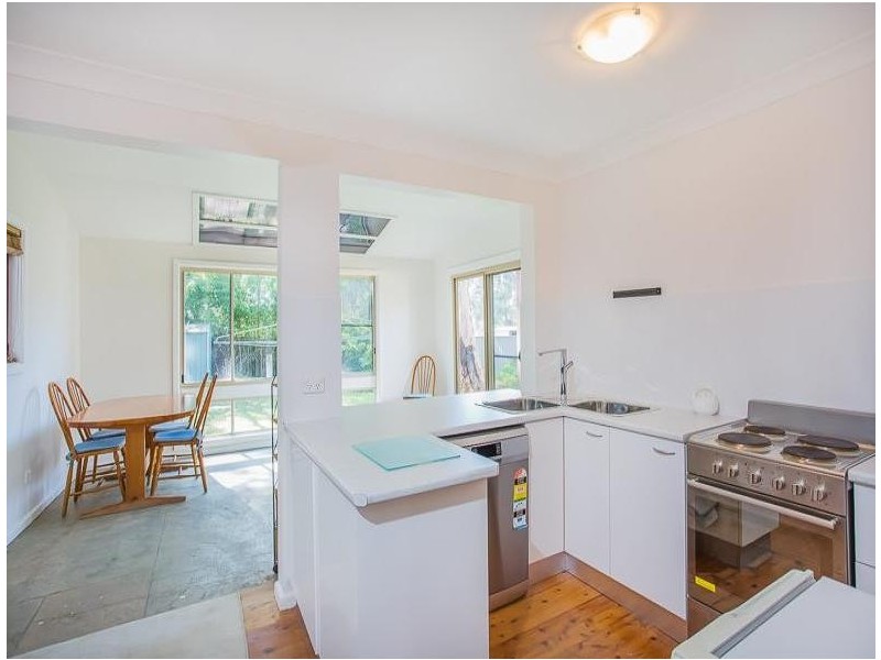 213 Buff Point Avenue, Buff Point NSW 2262