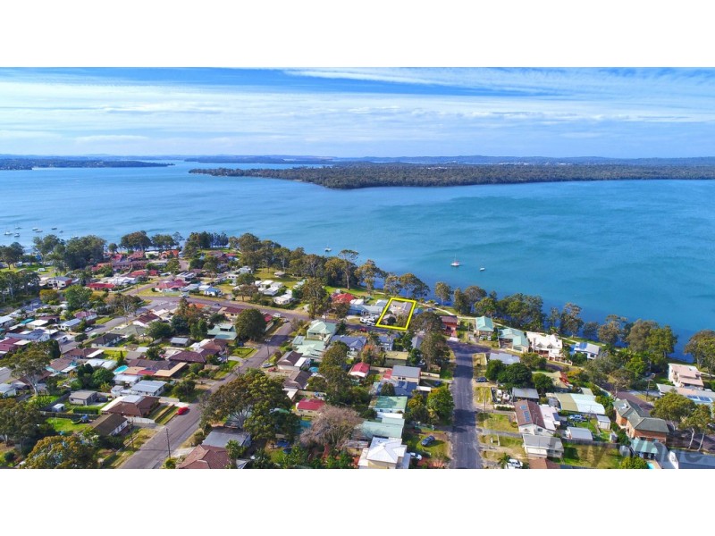 125 Griffith Street, Mannering Park NSW 2259