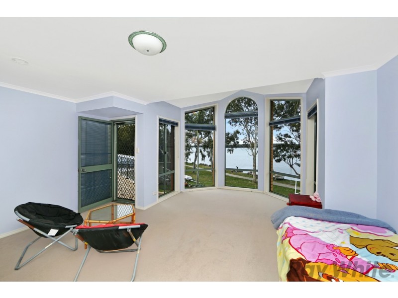 125 Griffith Street, Mannering Park NSW 2259