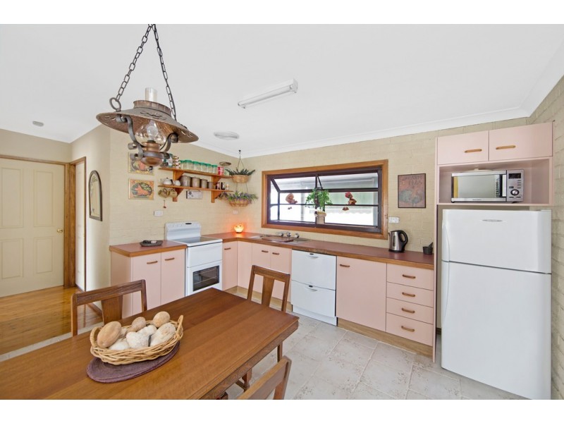 9 Kellys Road, Lake Munmorah NSW 2259