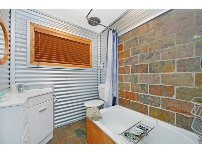 9 Kellys Road, Lake Munmorah NSW 2259