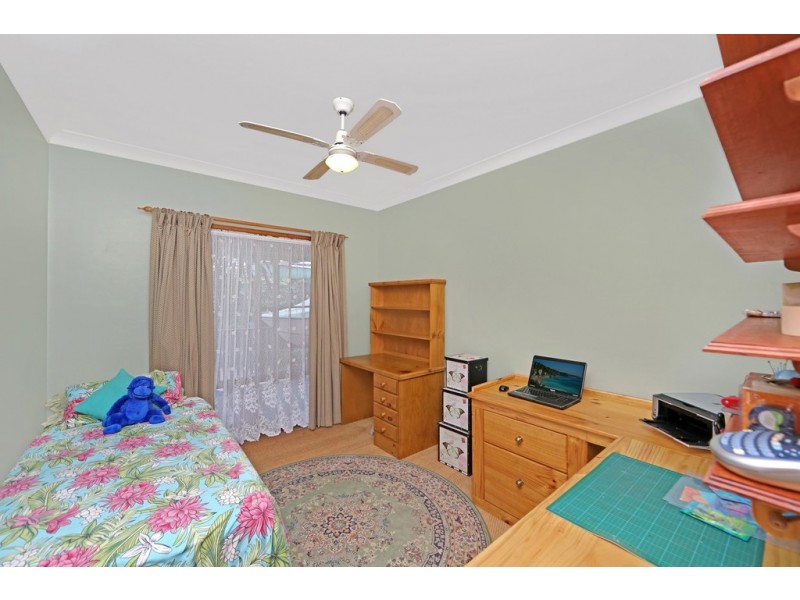 35 Trevally Avenue, Chain Valley Bay NSW 2259