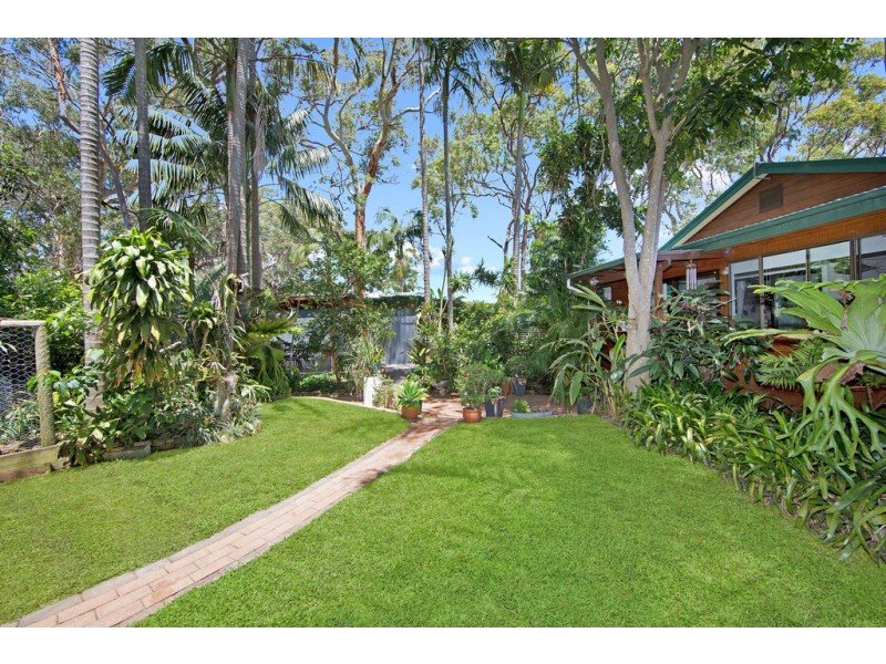 35 Trevally Avenue, Chain Valley Bay NSW 2259