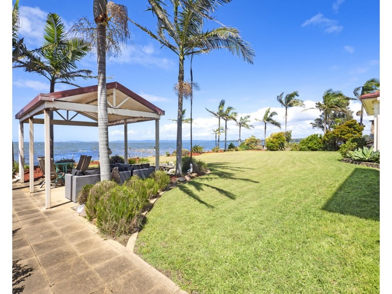 8 Wallarah Road, Gorokan NSW 2263