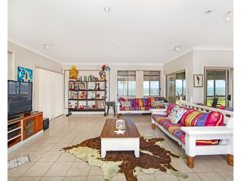 8 Wallarah Road, Gorokan NSW 2263