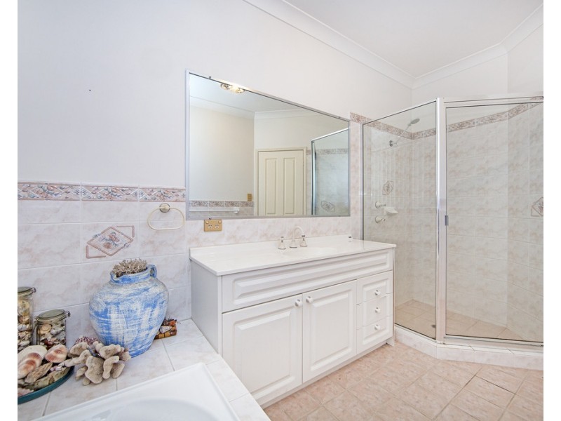 8 Wallarah Road, Gorokan NSW 2263