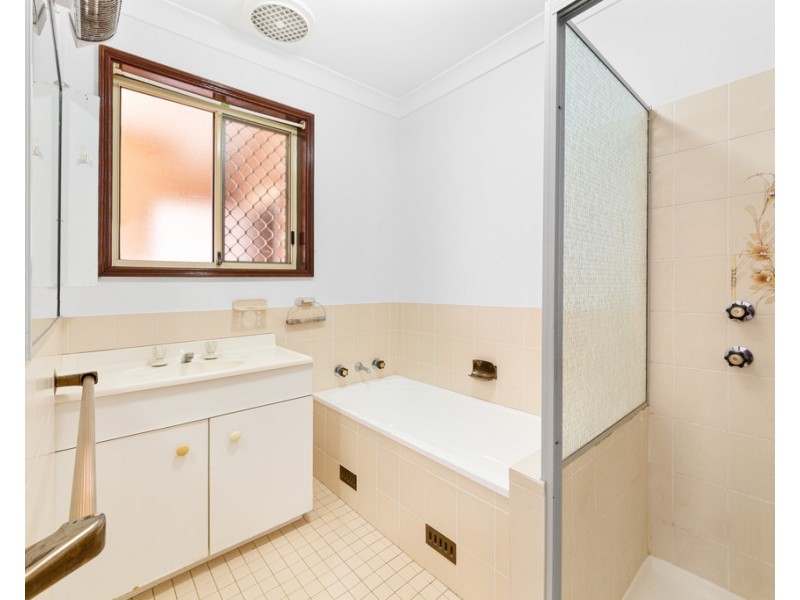 18 Gilbert Avenue, Gorokan NSW 2263