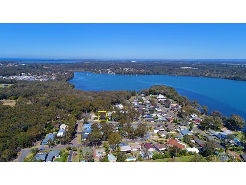11 Houston Avenue, Chain Valley Bay NSW 2259