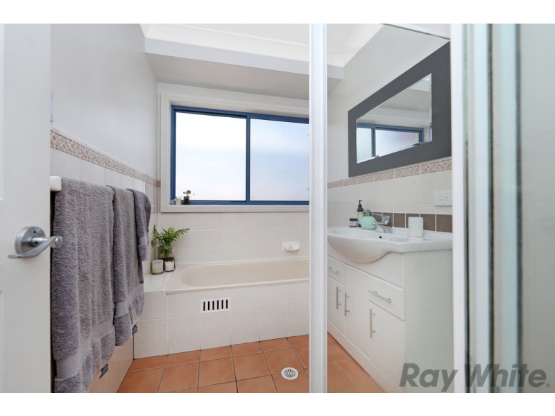 11 Houston Avenue, Chain Valley Bay NSW 2259