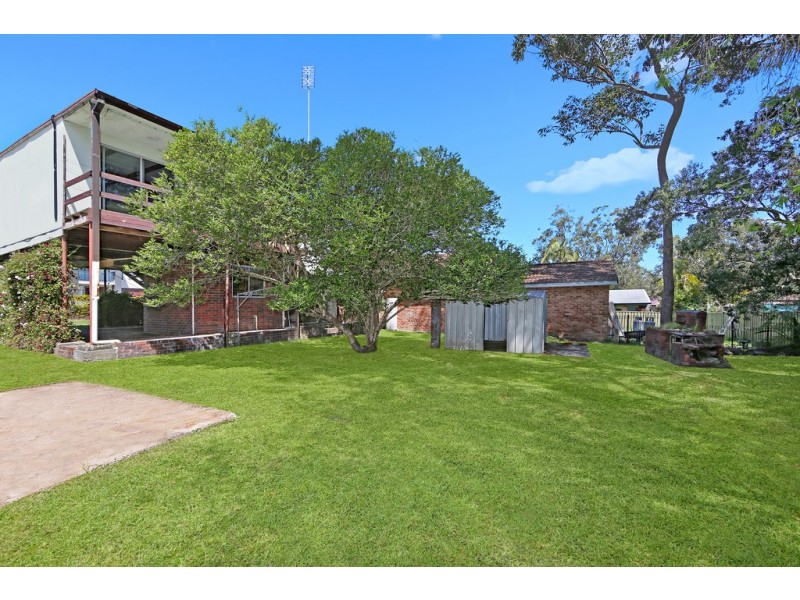10 Nirringa Road, Summerland Point NSW 2259