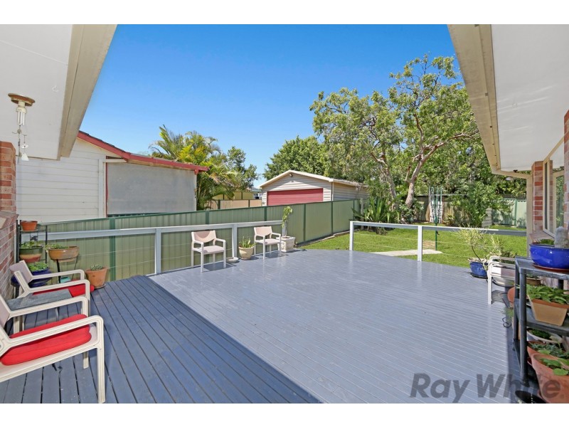 136 Elizabeth Bay Drive, Lake Munmorah NSW 2259