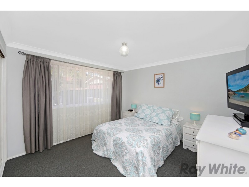 136 Elizabeth Bay Drive, Lake Munmorah NSW 2259