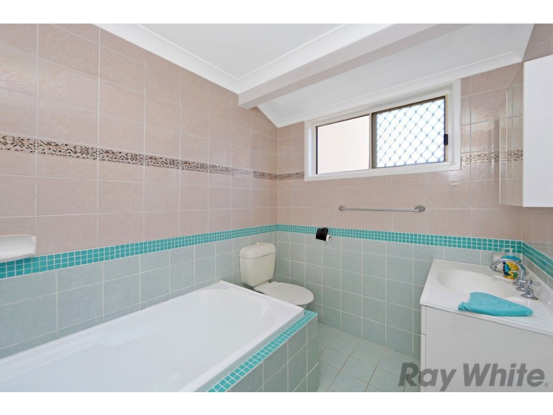 136 Elizabeth Bay Drive, Lake Munmorah NSW 2259