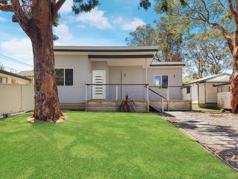 5A Montgomery Avenue, Canton Beach NSW 2263