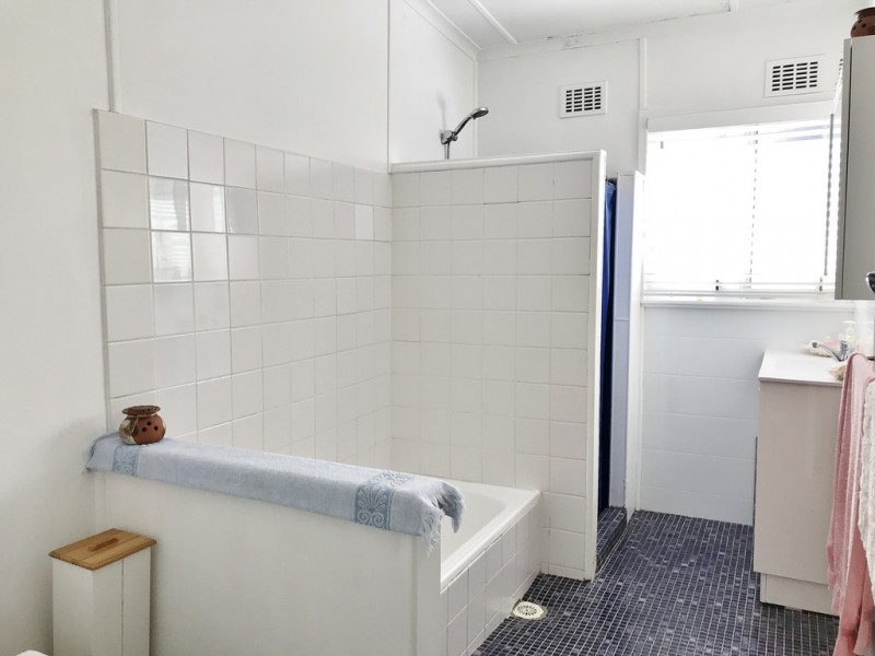 24 Sunrise Avenue, Budgewoi NSW 2262