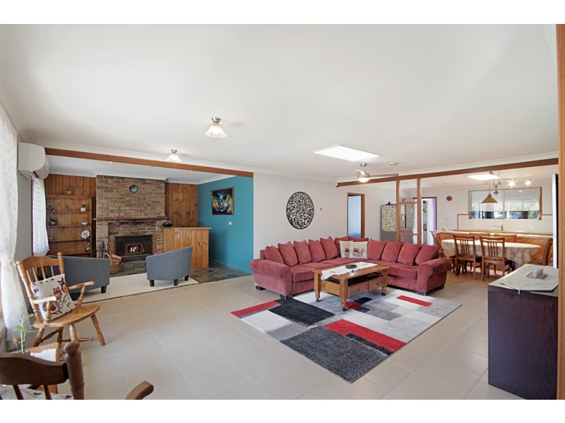 4 Oak Road, Charmhaven NSW 2263