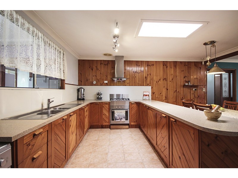4 Oak Road, Charmhaven NSW 2263