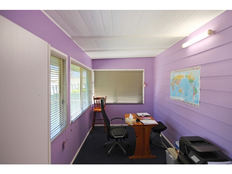4 Oak Road, Charmhaven NSW 2263
