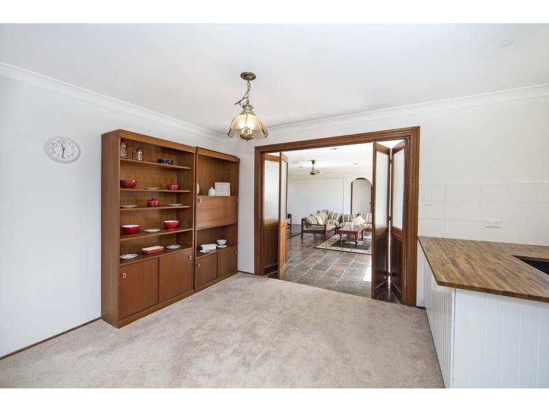 16 Delia Avenue, Budgewoi NSW 2262