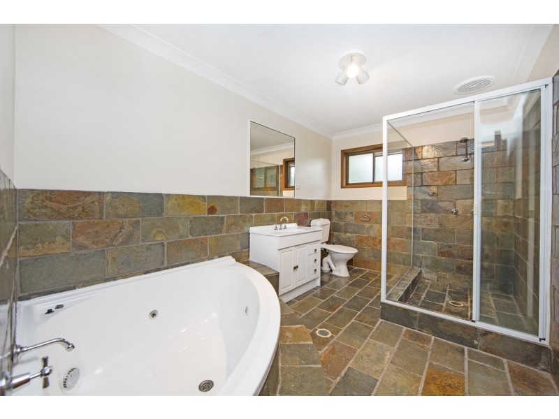 16 Delia Avenue, Budgewoi NSW 2262