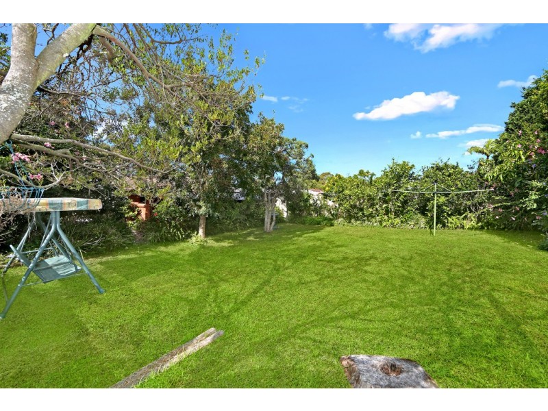 16 Delia Avenue, Budgewoi NSW 2262