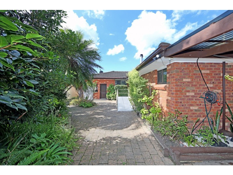 16 Delia Avenue, Budgewoi NSW 2262